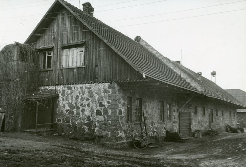 Endise Ülenurme mõisa hobusetall