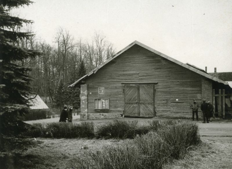Endise Ülenurme mõisa tõllakuuri otsavaade