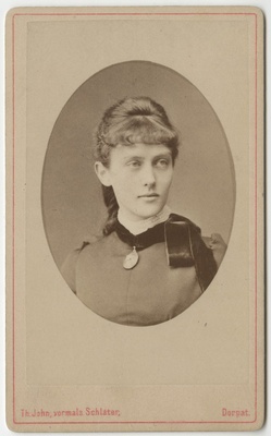 Olga Dietze (abielus Hecht) ovaalportree  duplicate photo