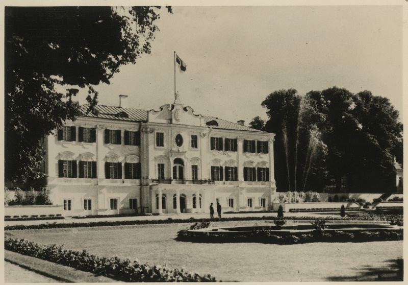 Kadrioru loss. Koopia 1930. aastate fotost.