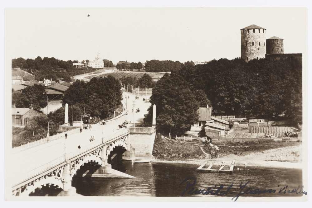 Narva vaade. Puusild ja Jaani kindluse vaade.