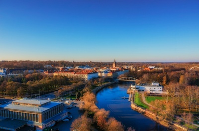 Tartu panoraam - kesklinn ja Emajõgi. Tartu, 1999. Foto Aldo Luud. rephoto