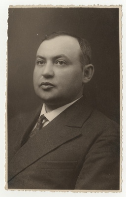 Metsateadlane August Michelson, portreefoto  duplicate photo