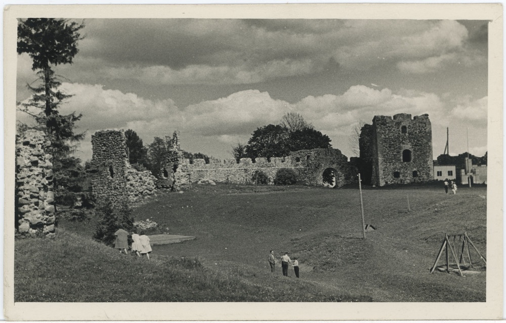 Vaade Karksi lossi varemetele