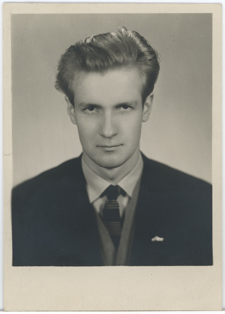 Juventin Tenisberg, portreefoto