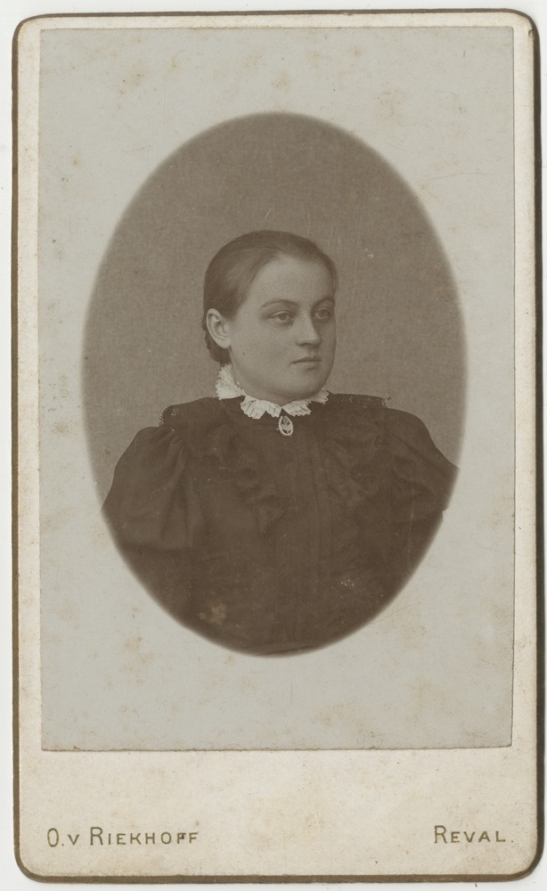 Tuvastamata naisterahvas, portreefoto