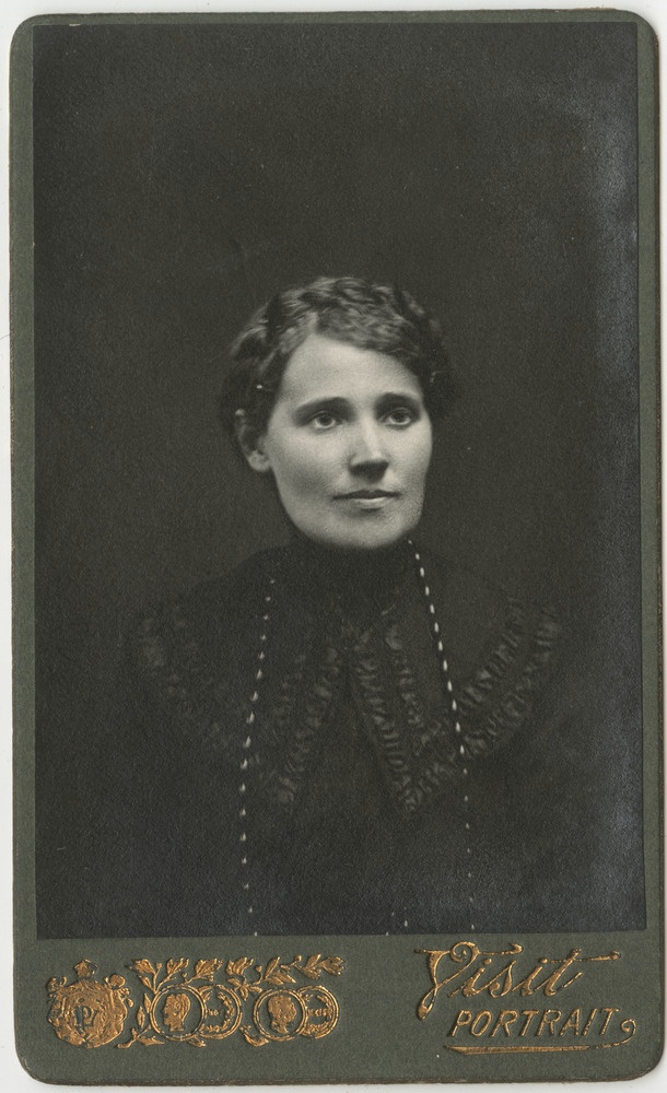 Tuvastamata naisterahvas, portreefoto