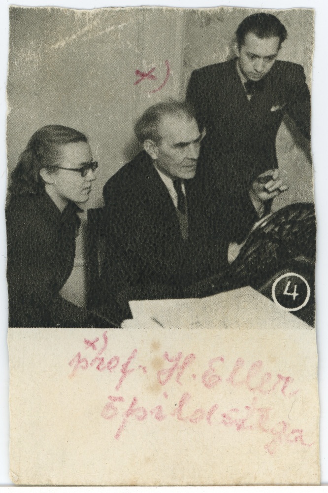 Professor Heino Eller õpilastega