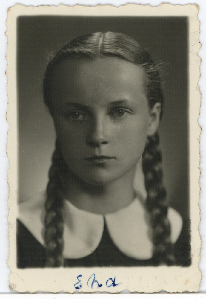 Eha Augla, portreefoto