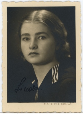 Linda  duplicate photo