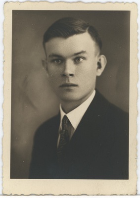 Määratlemata noormees  duplicate photo