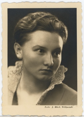 Alice Ring  duplicate photo