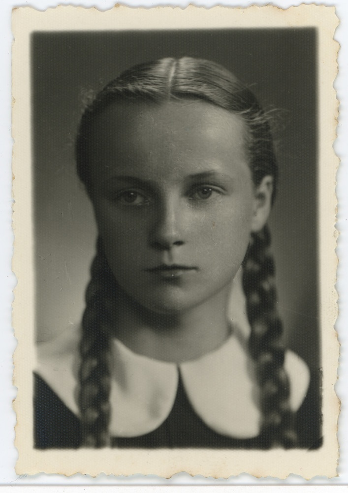 Eha Augla, portreefoto