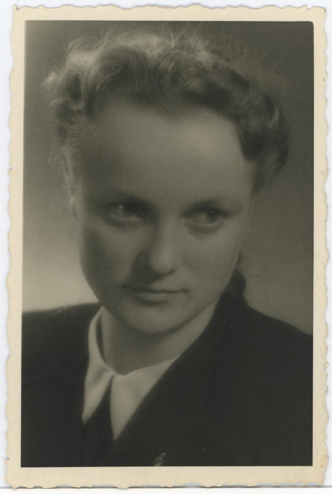 Eha Augla, portreefoto