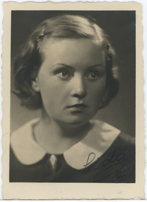 Tartu Ühis-kaubanduskooli abiturient Leida Laurison (?)/Leida Valentina Kurvits (?)  duplicate photo