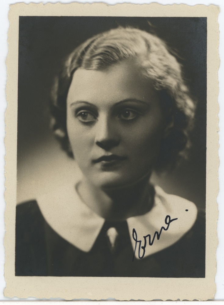 Tartu ühiskaubanduskooli abiturient Erna Träss (Härm), portreefoto