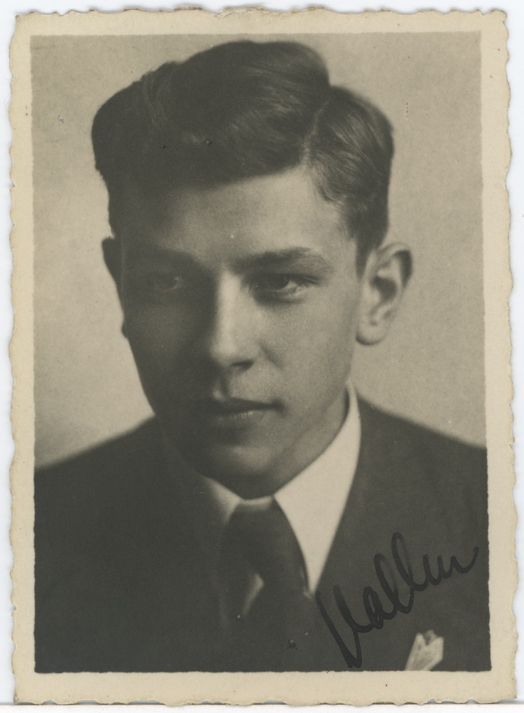 Tartu Ühis-kommertsgümnaasiumi abiturient, portreefoto