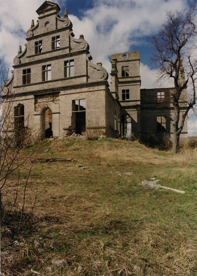 Ungru loss, vaade lossivaremetele