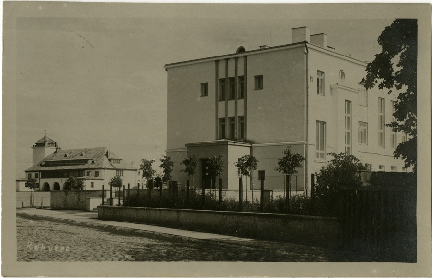 Eesti Panga Rakvere osakonna hoone, otsafassaadi vaade. Ins Ferdinand Adoff