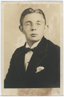 Hugo Mürk (?), portreefoto  duplicate photo