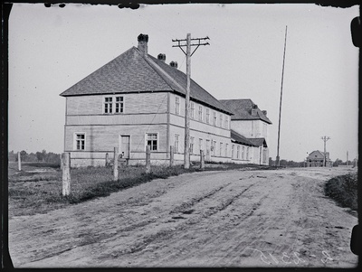 Rakke algkooli hoone. Liigvalla vald.  duplicate photo