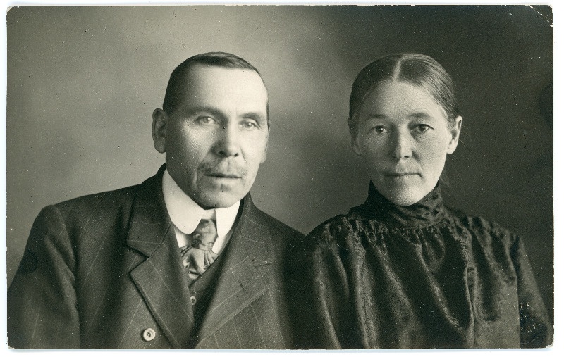 Hildegard, E.Varese kooliõde koos abikaasaga