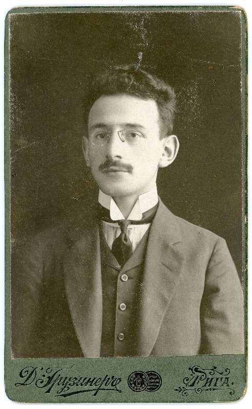 Tundmatu mehe portree