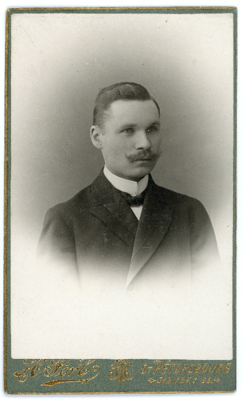 Tundmatu meesterahva portree