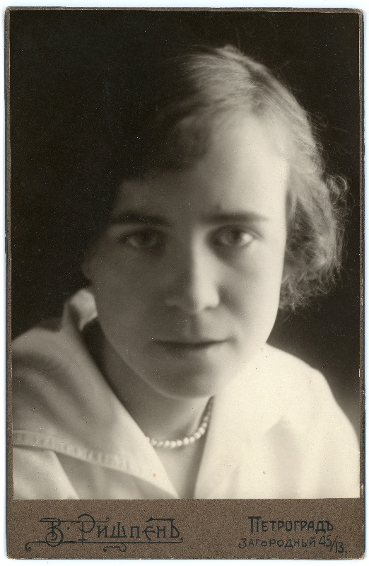Hilda-Elfriede Franzdorf (Visnapuu). Fotoportree