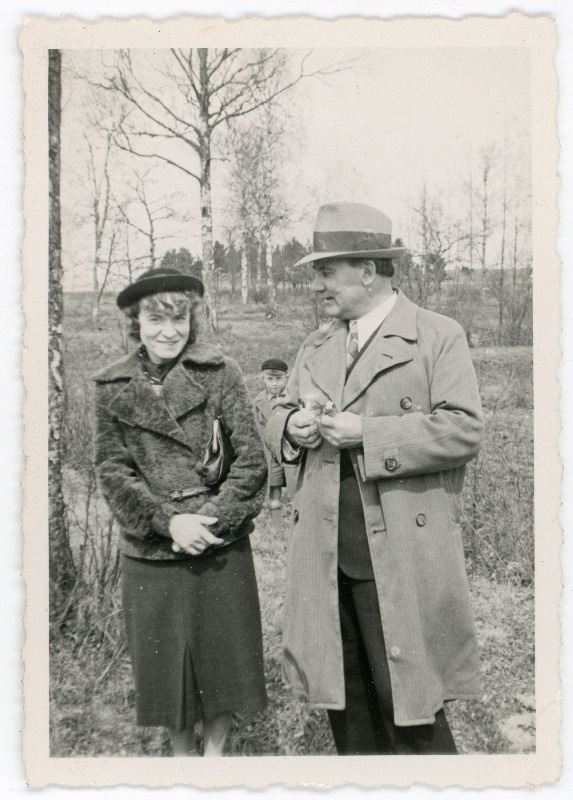 Johannes Vares ja Emilie Vares[seene]metsas