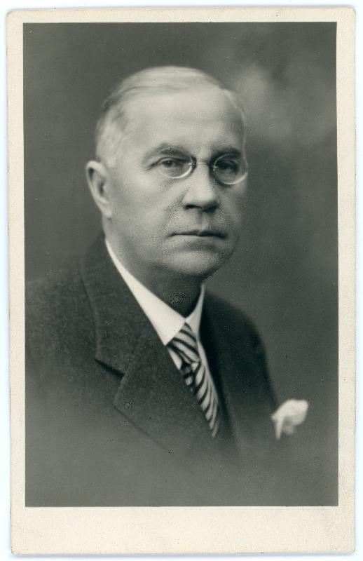 Eduard Vilde portree. Fotopostkaart