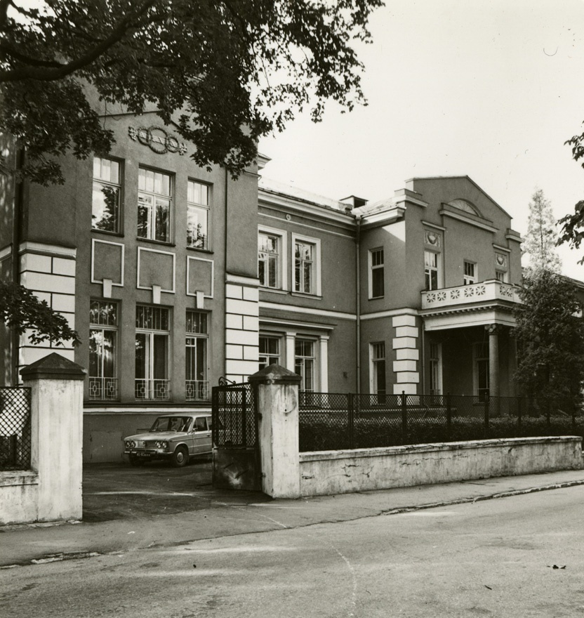 Haldushoone, Riigi prokuratuuri hoone, vaade piki Wismari tn. Arhitektid Ferdinand Kordes, Mihhail Betaki