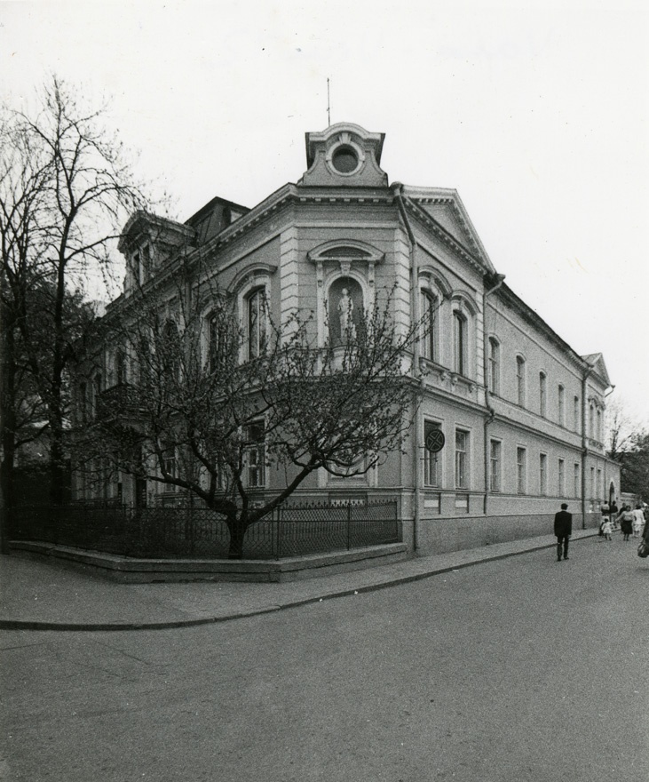 Haldushoone vanalinnas, vaade Vana-Viru ja Aia nurgalt. Arhitekt Nikolai Thamm vanem