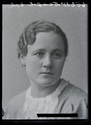 Marta Naagel.  duplicate photo