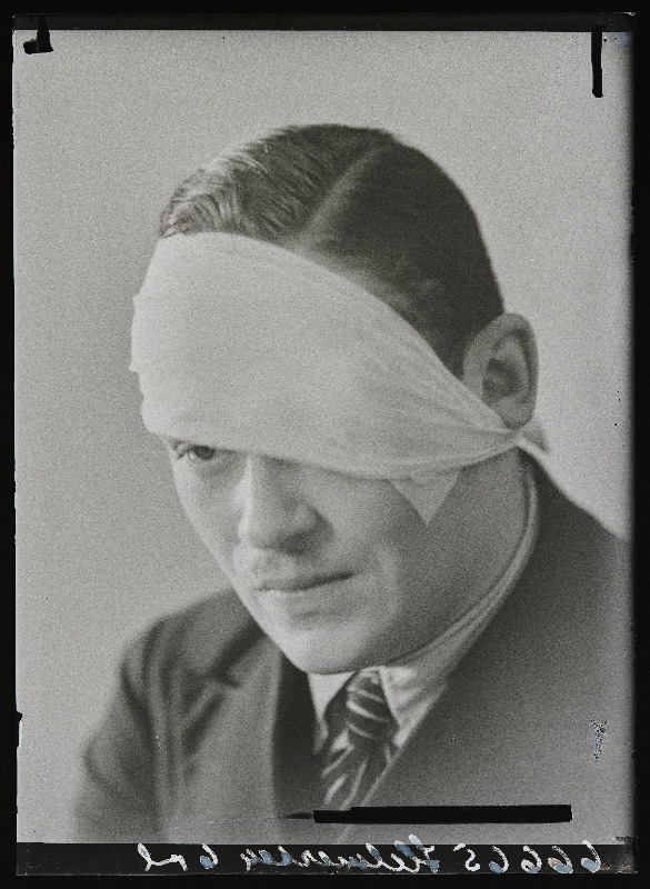 Viktor Rudolf Herbert Eduard von Helmersen silmasidemega.