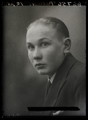 Palmeos, (Olustvere, Eesti Aleksandri Põllutöökeskkool).  duplicate photo