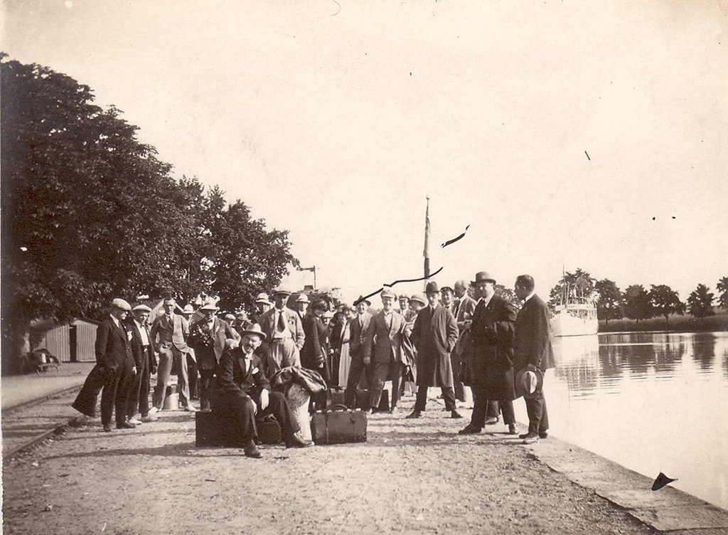 Estonians at Gothenburg Port