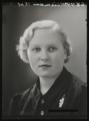 Reismann.  duplicate photo