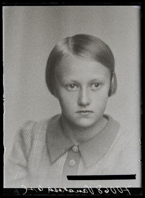 L. Vanakesa.