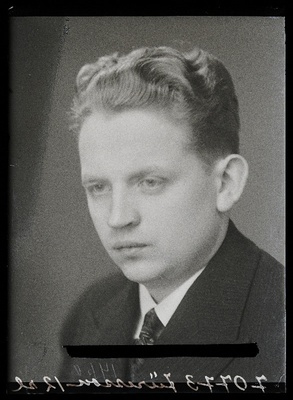 Jürisson.  duplicate photo