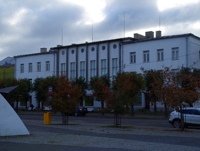 Rakvere pangahoone, fassaadivaade. Ins. Ferdinand Adoff rephoto