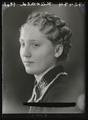 Riivald, (Suure-Jaani Kodutööstuskool, Lõhavere).  duplicate photo