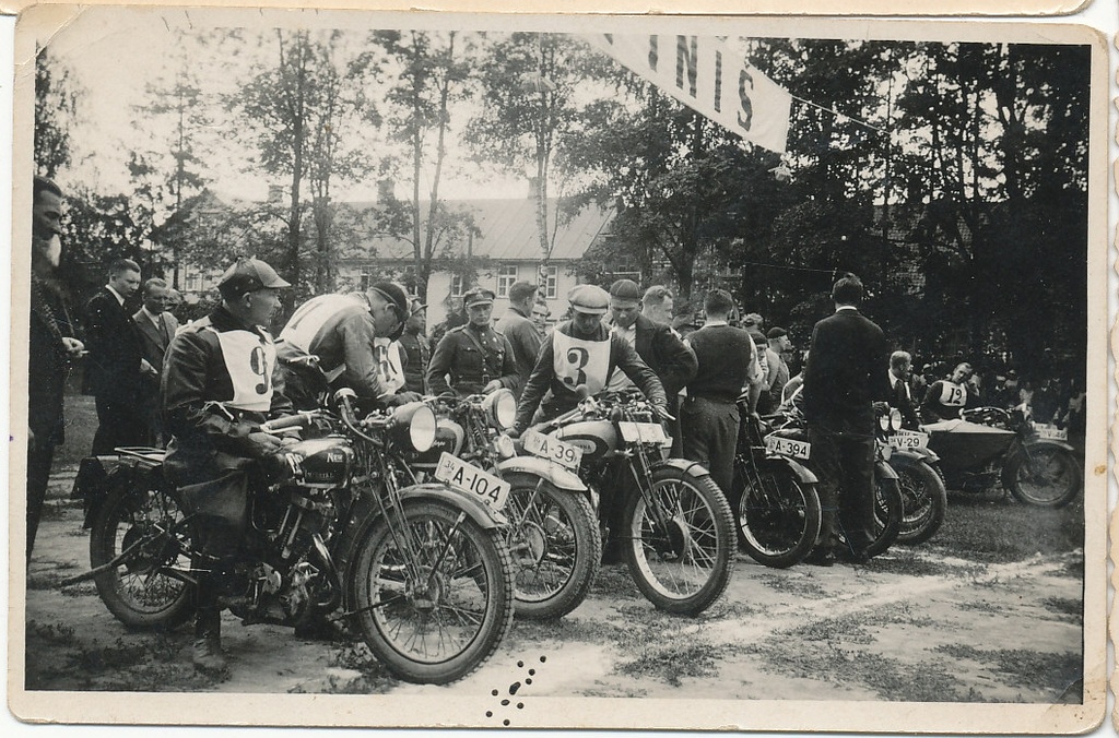 Mootorrataste ringrajasõit