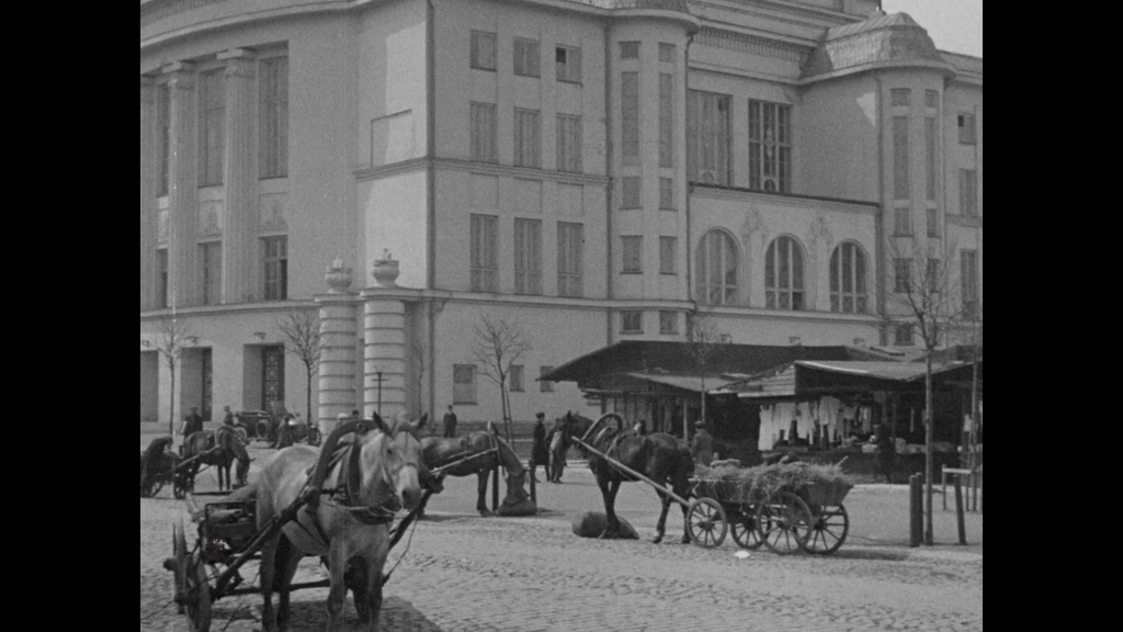 Picture from "Tallinn before and now" 0:02:11.619