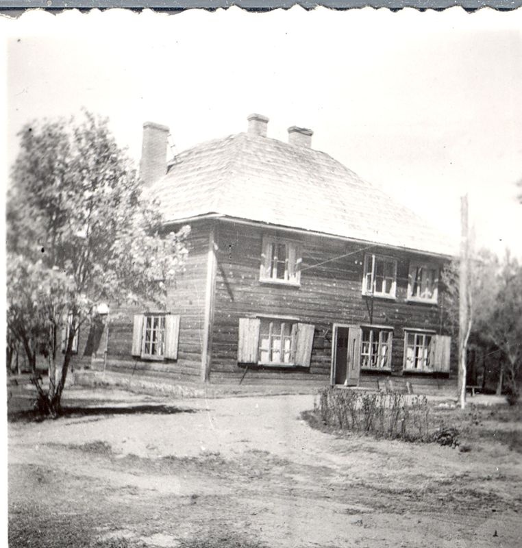 Foto. Mõniste 8-kl Kooli internaat