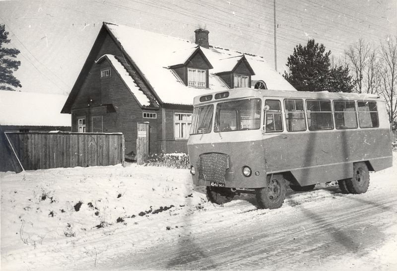 Foto. Muuseumi buss "Kuban"-45-67 ECL esimest korda Mõnistes 1970.a. novembris