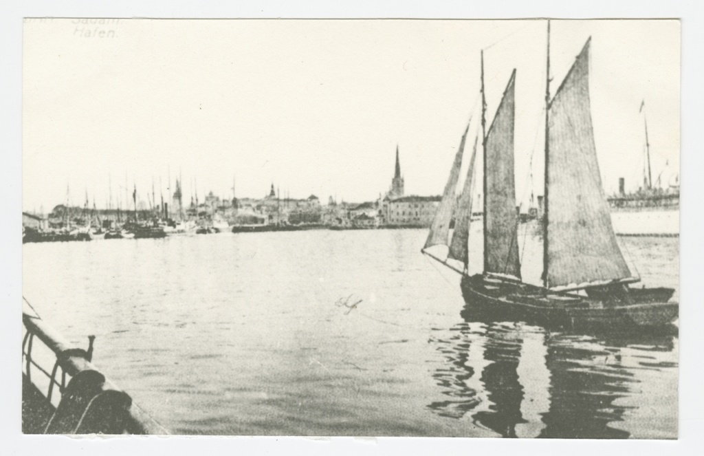 Purjekas Tallinna sadamas
