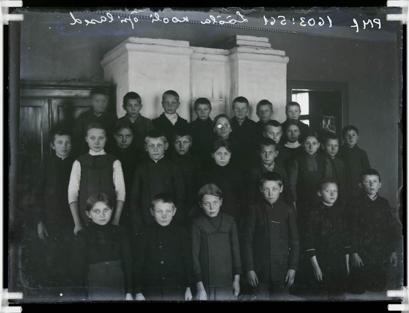 klaasnegatiiv, Lõõla algkooli õpilased 1920. a.