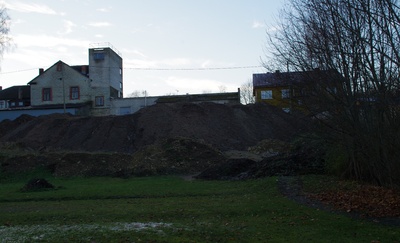 Rakvere VTS liikmed pritsimaja taustal seltsi 30 aastapäeval rephoto