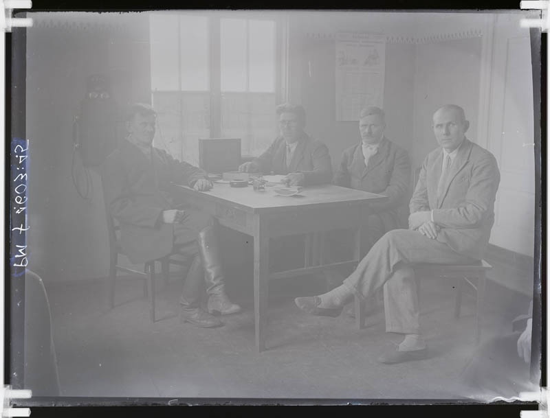 klaasnegatiiv, Lõõla Piimaühingu juhatuse koosolek 1934.a.